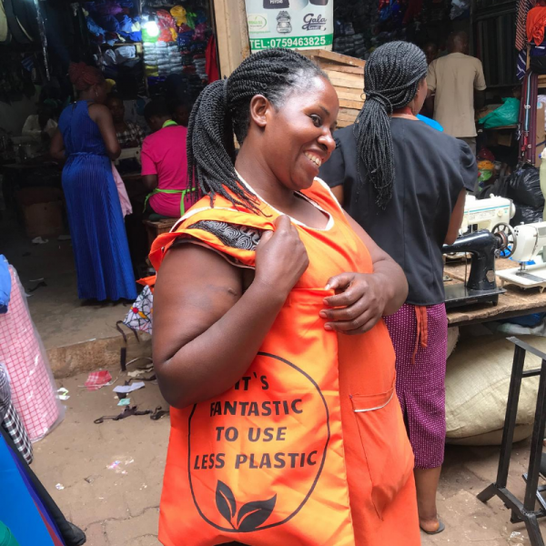 Stoffbeutel gegen Plastik in Uganda